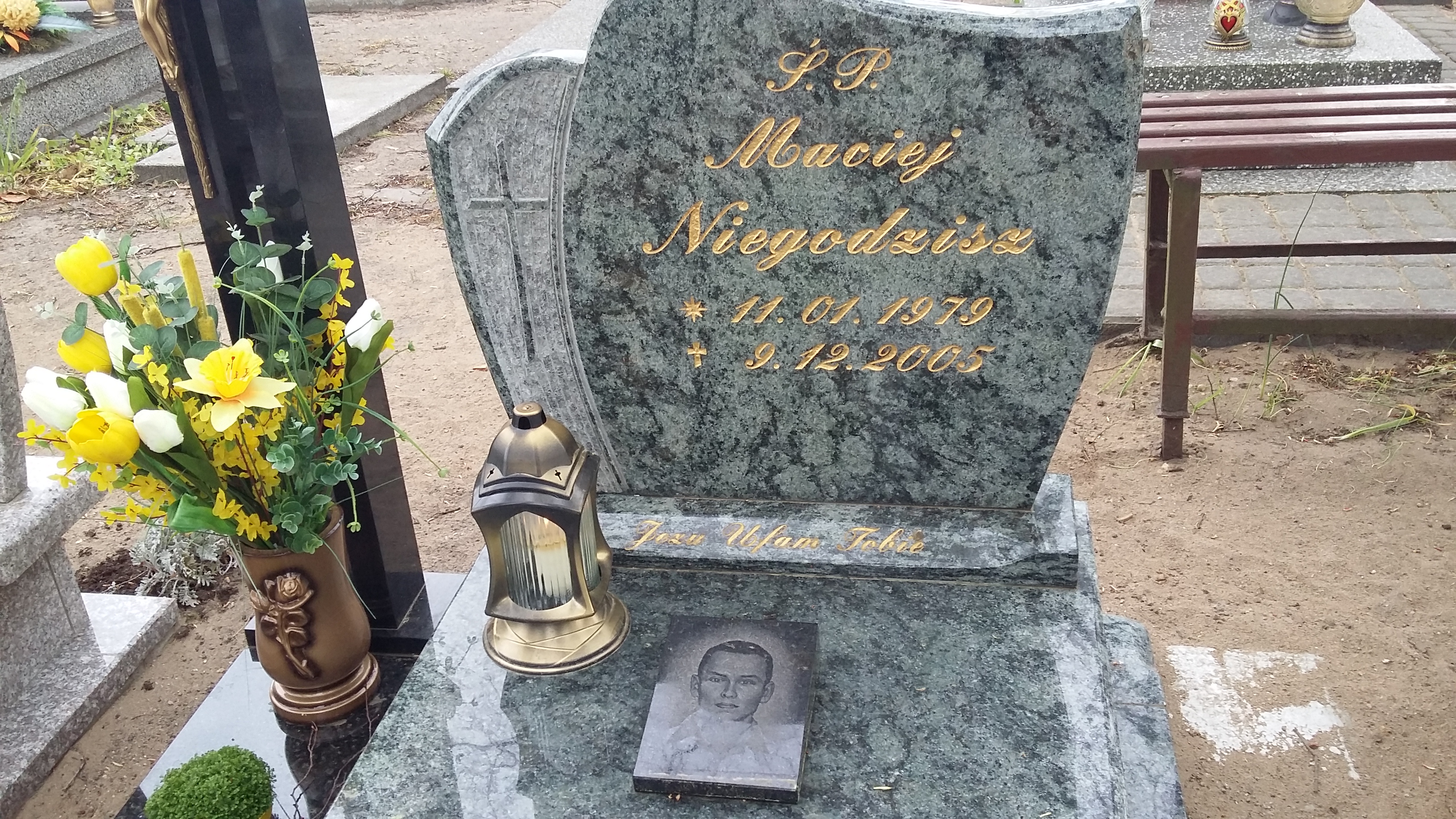 Grób Maciej Niegodzisz