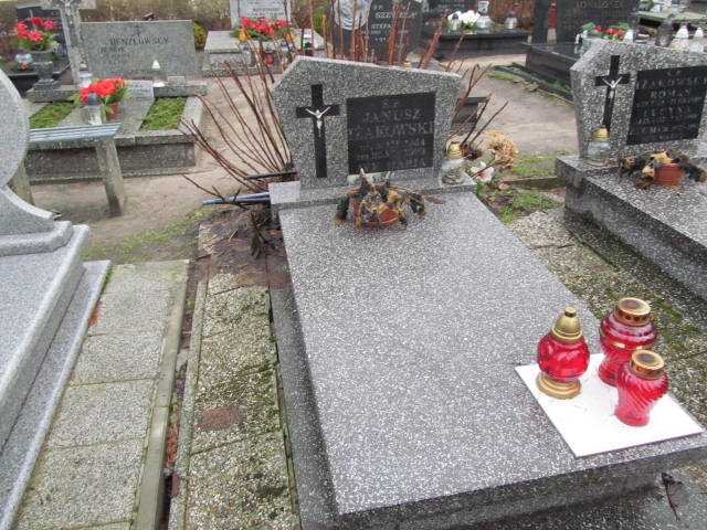 Grób Janusz Iżakowski