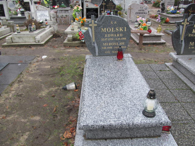 Grób Edward Molski