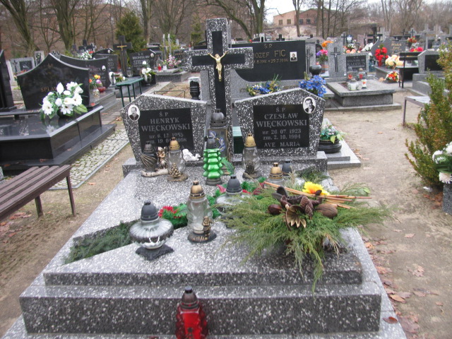 Grób Henryk Józef Więckowski