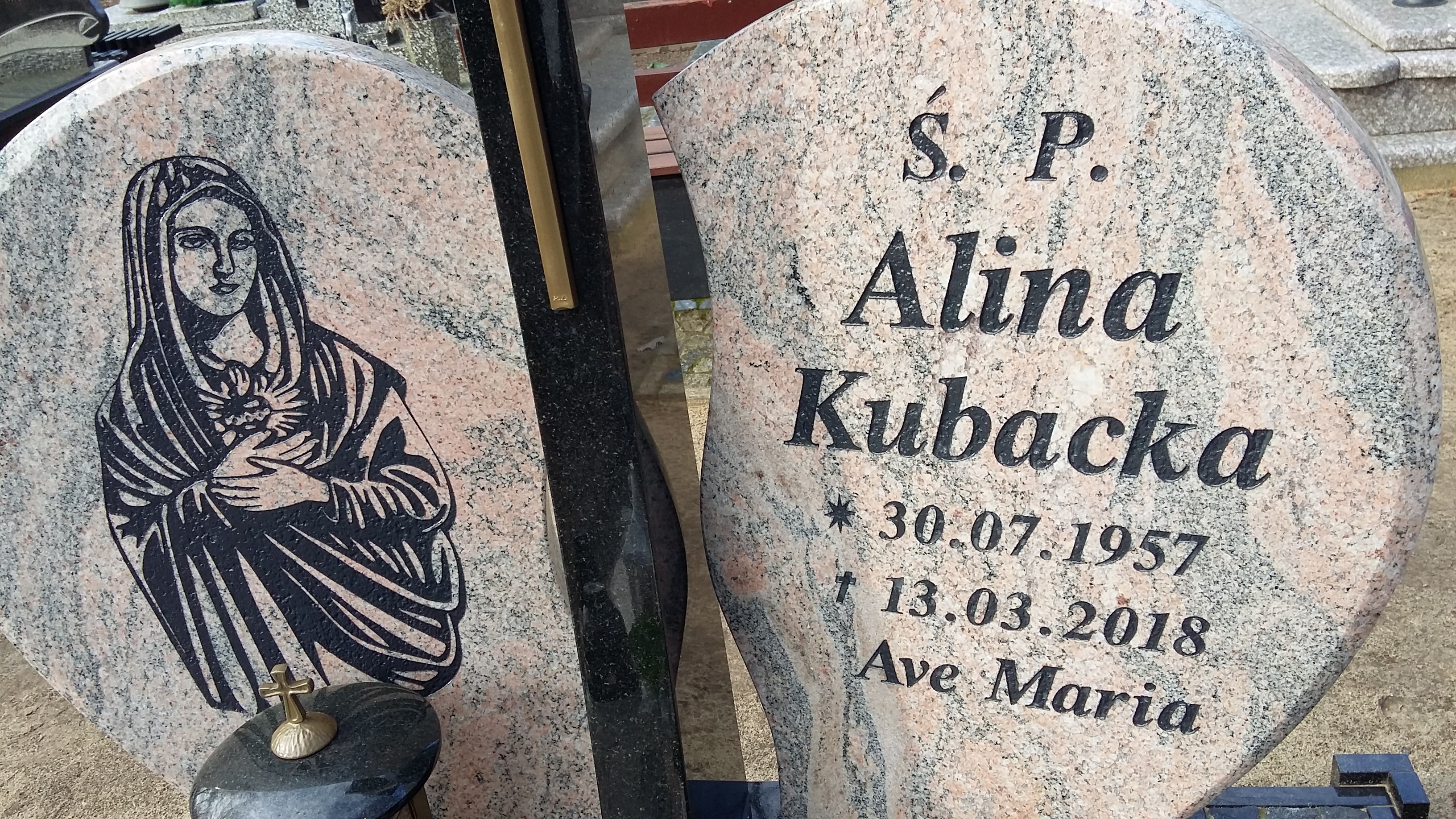 Grób Wiktoria Kujawa