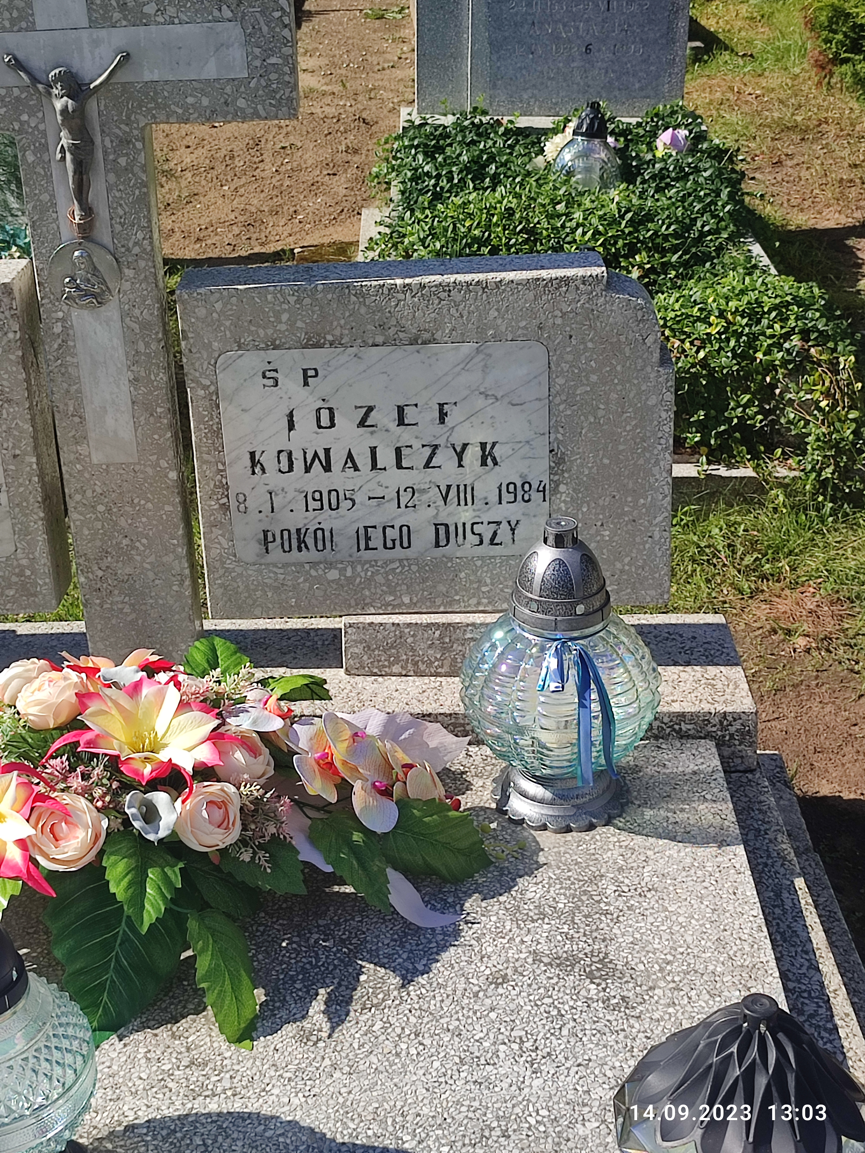 Grób Józef Kowalczyk